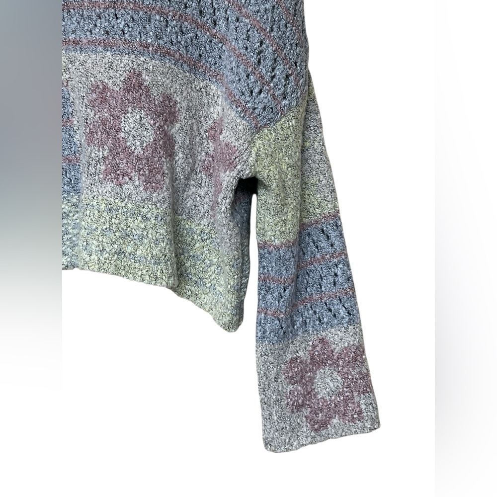 Sincerely Jules NWT pastel knit crew neck cropped floral bell sleeve sweater - Picture 8 of 13